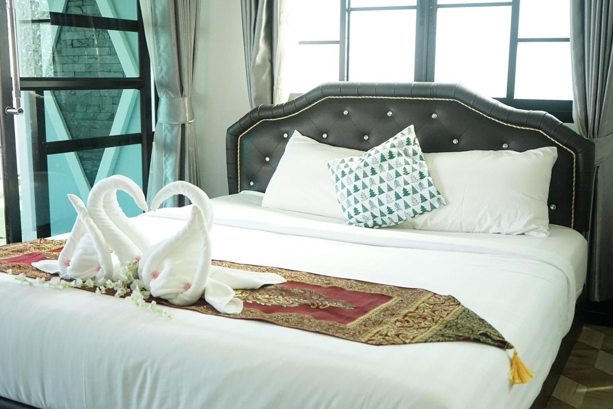 Chaiyai River Front Hotel Sichon Bagian luar foto