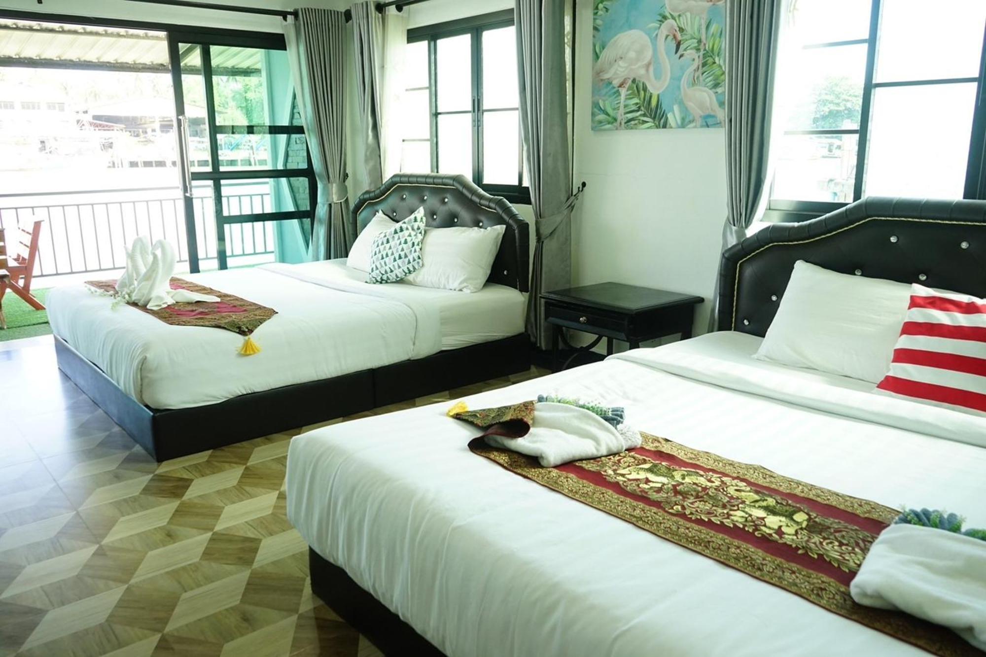 Chaiyai River Front Hotel Sichon Bagian luar foto