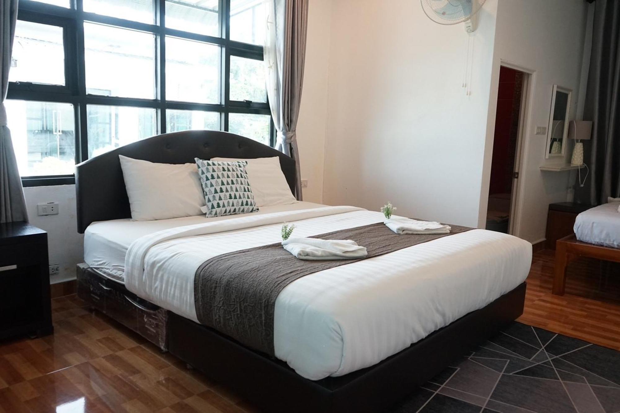 Chaiyai River Front Hotel Sichon Bagian luar foto